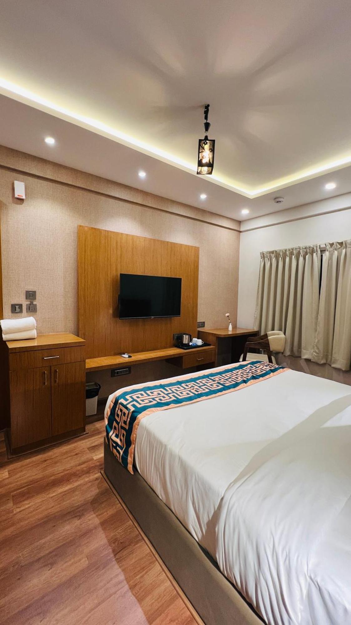 Hotel Aashraya Dod Jala Exteriér fotografie