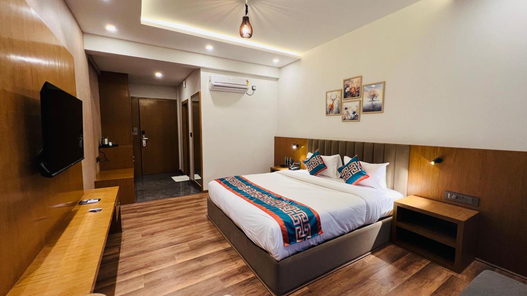 Hotel Aashraya Dod Jala Exteriér fotografie