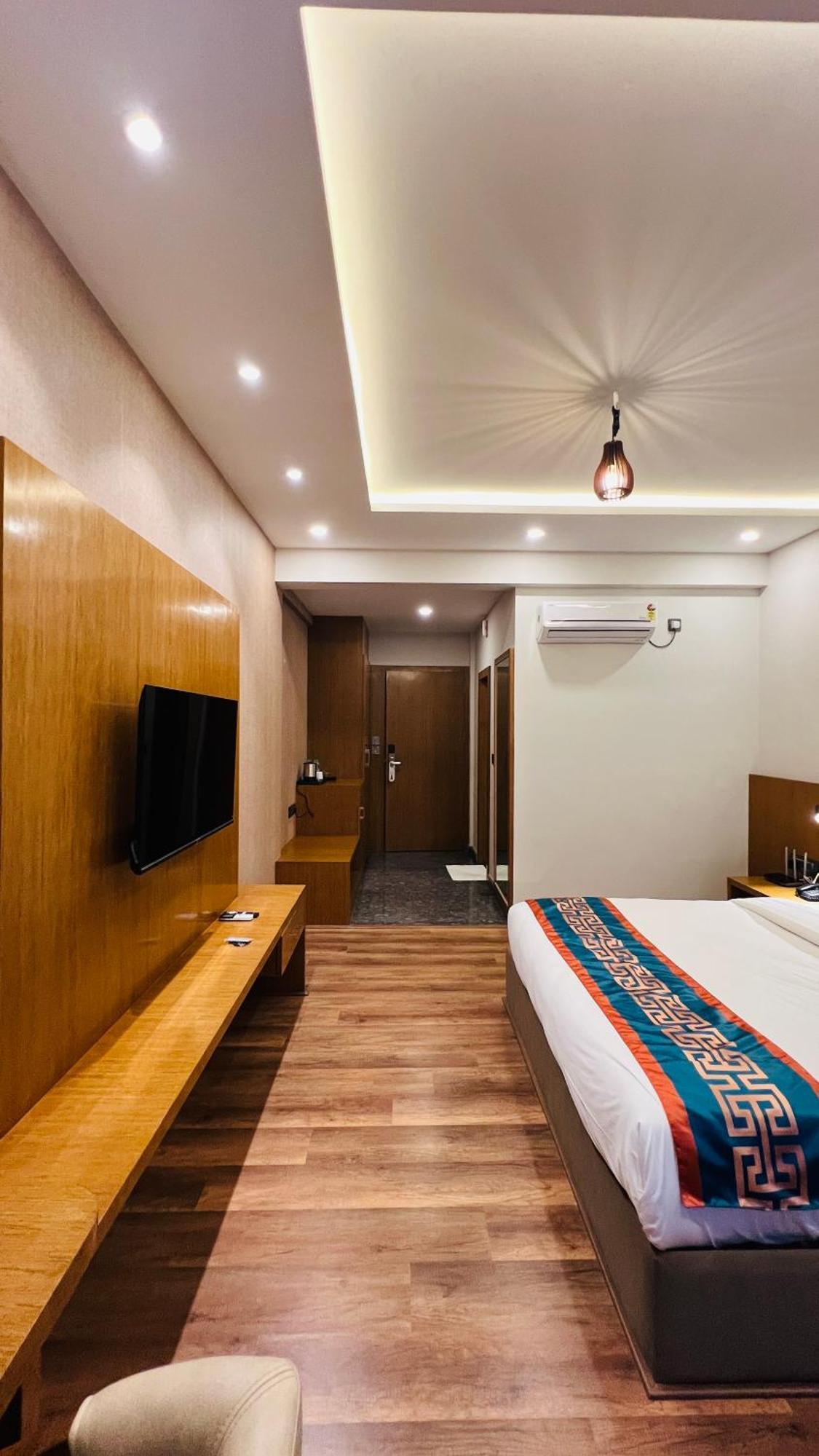 Hotel Aashraya Dod Jala Exteriér fotografie