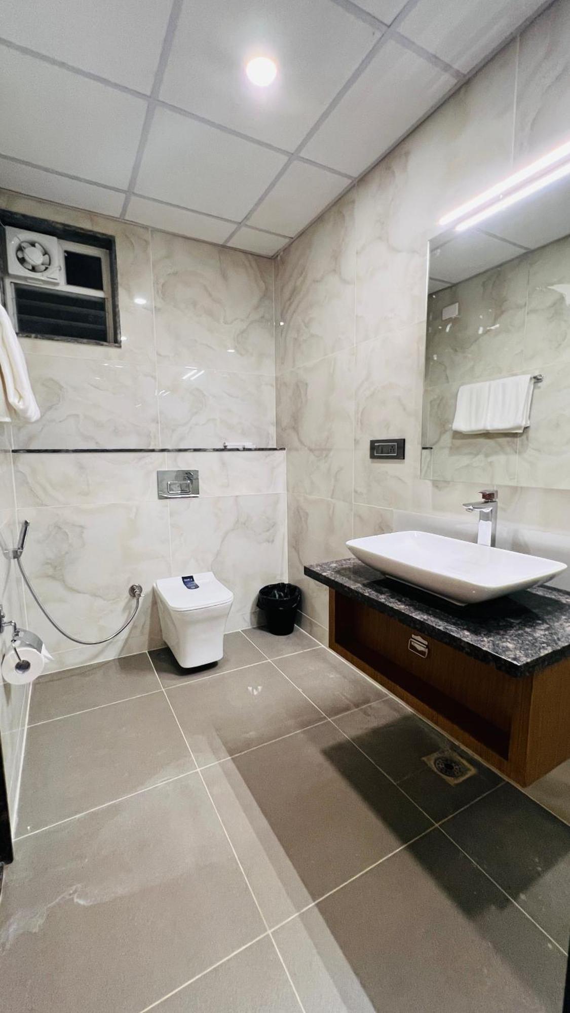 Hotel Aashraya Dod Jala Exteriér fotografie