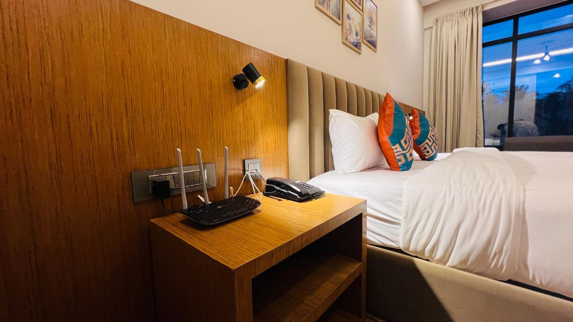Hotel Aashraya Dod Jala Exteriér fotografie